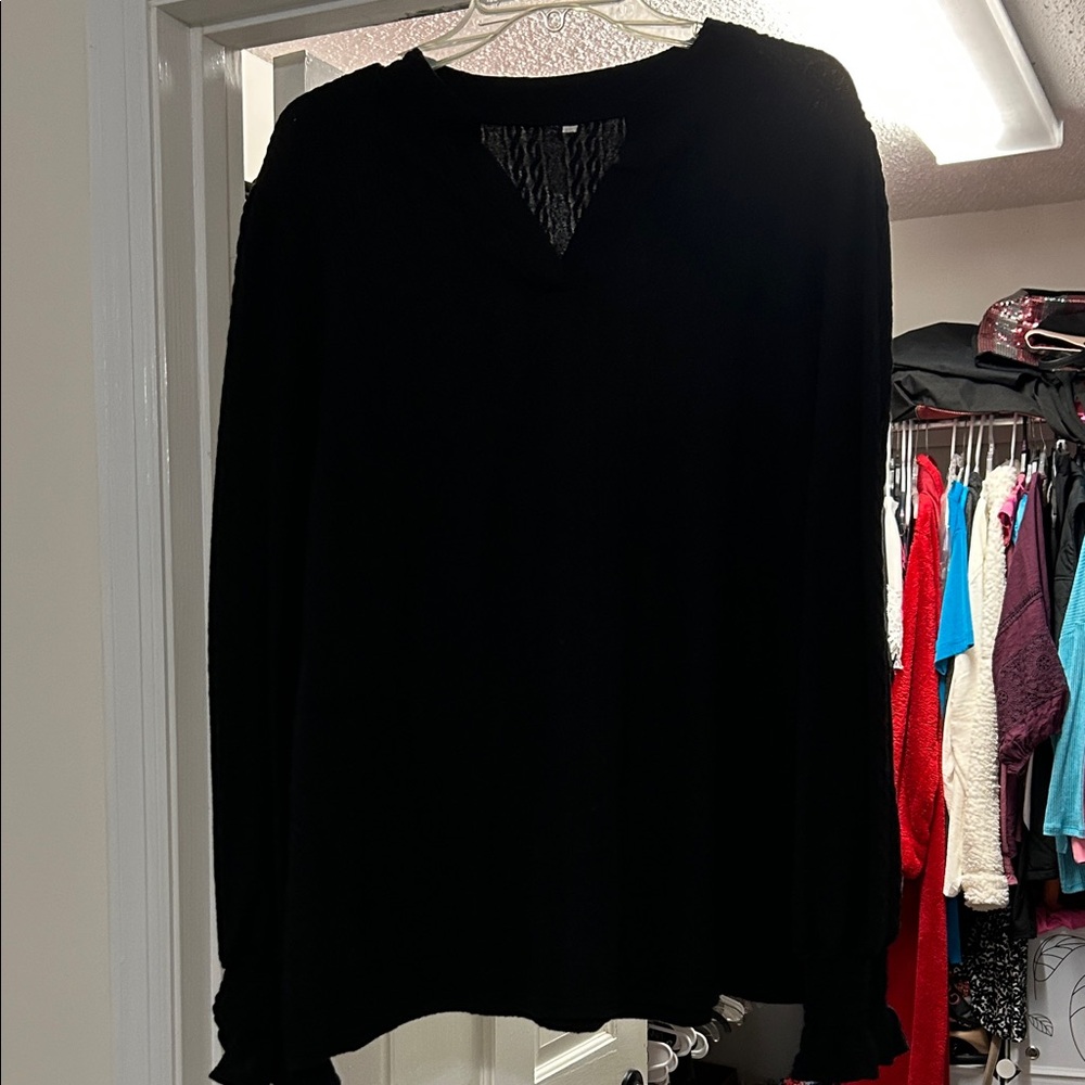 Elegant Black Women's Tunic W/Ruffle sleeves at the end— GENTLY USED!